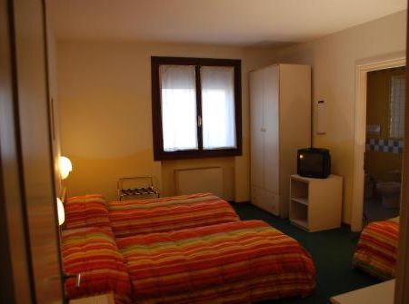 Hotel Marco Polo Caldogno Стая снимка